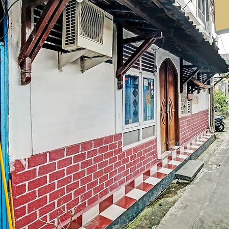Spot On 91915 Homestay Superman 요그야카르타 외부 사진